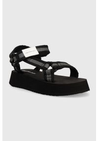 Calvin Klein Jeans sandały PREFRESATO SANDAL WEBBING XRAY damskie kolor czarny na platformie YW0YW00969. Zapięcie: rzepy. Kolor: czarny. Materiał: włókno, materiał. Obcas: na platformie #4