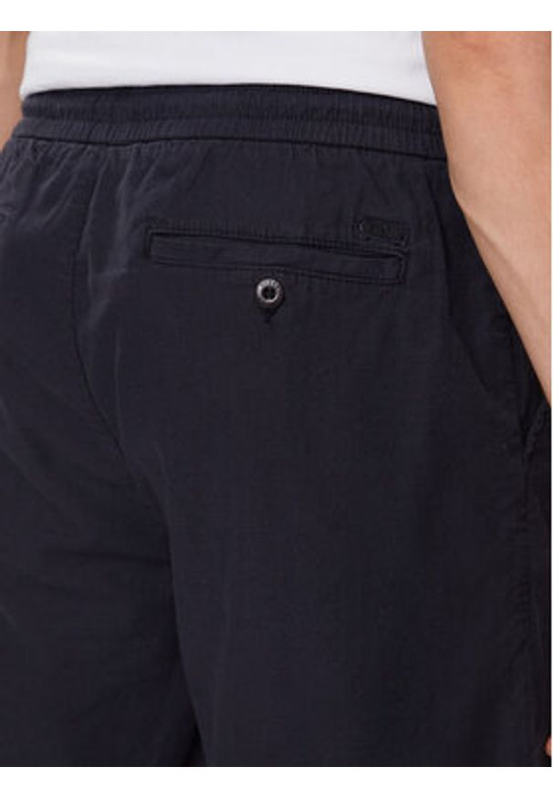 Guess Szorty materiałowe M4GD02 WFBXA Niebieski Regular Fit. Kolor: niebieski. Materiał: bawełna