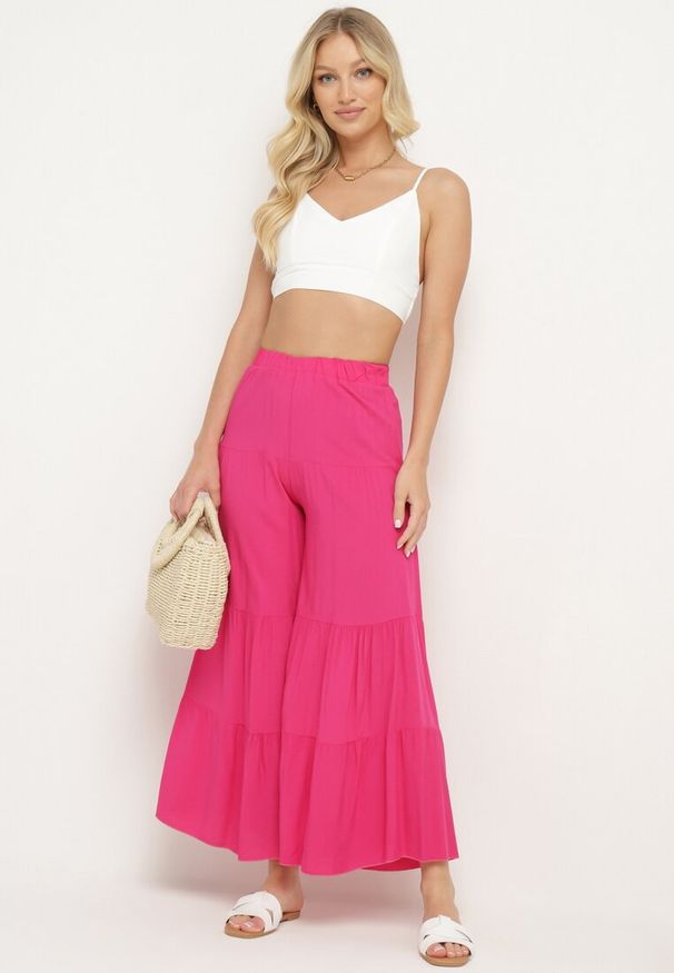 Born2be - Ciemnoróżowe Szerokie Spodnie z Wiskozy z Gumką w Talii Ozdobione Falbanką Dimlea. Okazja: na co dzień. Kolor: różowy. Materiał: wiskoza. Wzór: aplikacja. Styl: casual