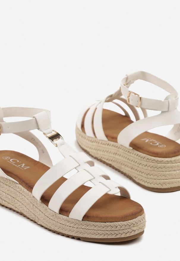 Born2be - Białe Sandały na Podeszwie z Plecionki Tilimi. Okazja: na plażę, na spacer. Kolor: biały. Sezon: lato, wiosna. Obcas: na koturnie. Styl: klasyczny, elegancki