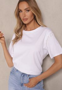 Renee - Biały T-shirt z Bawełny z Koralikami Vlerra. Okazja: na co dzień, na spacer. Kolor: biały. Materiał: bawełna. Wzór: aplikacja. Sezon: lato, wiosna. Styl: klasyczny, casual