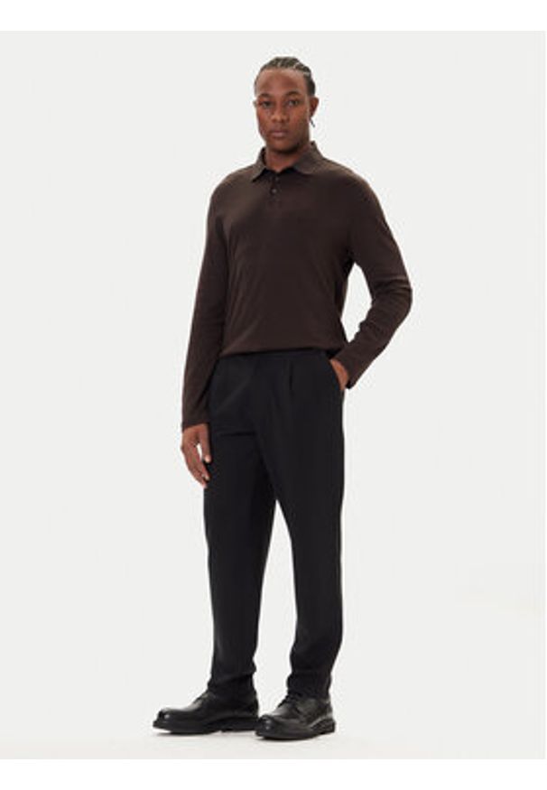 Calvin Klein Chinosy LV04LE613G Czarny Slim Fit. Kolor: czarny. Materiał: wiskoza