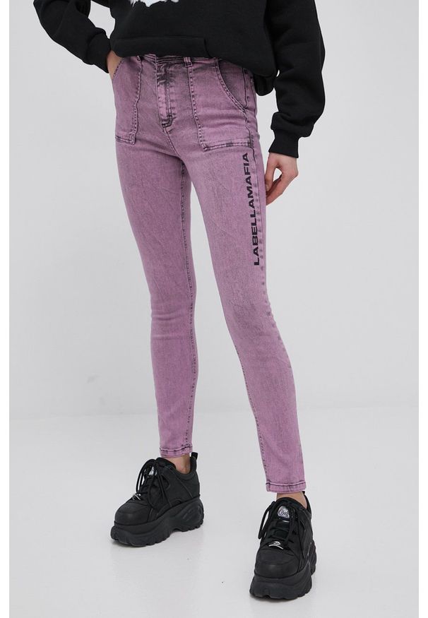 LABELLAMAFIA - LaBellaMafia jeansy damskie kolor różowy high waist. Stan: podwyższony. Kolor: różowy