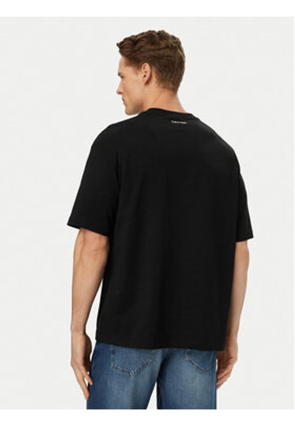 Calvin Klein Jeans T-Shirt LV04RE827G Czarny Regular Fit. Kolor: czarny. Materiał: bawełna