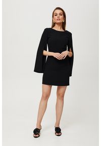 Makover - Elegancka ołówkowa sukienka mini z rozciętymi rękawami. Typ sukienki: ołówkowe. Styl: elegancki. Długość: mini