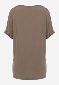 Born2be - Ciemnozielona Wiskozowa Bluzka na Krótki Rękaw z Etno Haftem z Metaliczną Nicią Aiopa. Okazja: do pracy, na co dzień, na spotkanie biznesowe. Kolekcja: plus size. Kolor: zielony. Materiał: wiskoza. Długość rękawa: krótki rękaw. Długość: krótkie. Wzór: haft. Styl: etno #2