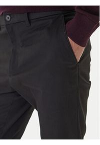 Calvin Klein Chinosy LV04LD613G Czarny Slim Fit. Kolor: czarny. Materiał: bawełna #5