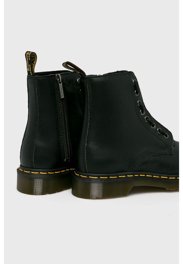 Dr. Martens - Dr Martens - Botki. Nosek buta: okrągły. Kolor: czarny. Materiał: skóra. Szerokość cholewki: normalna