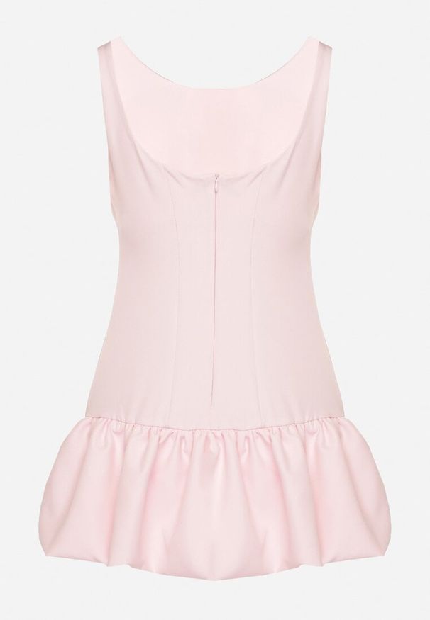 Born2be - Różowy Taliowany Kombinezon z Falbanką Novenira. Kolor: różowy. Styl: elegancki, klasyczny