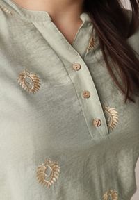 Born2be - Zielona Wiskozowa Koszula Boho z Haftem i Podpinanymi Rękawami 3/4 Cheridenah. Okazja: na co dzień. Kolekcja: plus size. Kolor: zielony. Materiał: wiskoza. Wzór: haft. Styl: boho #5