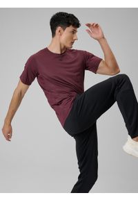 4f - 4F Koszulka treningowa regular szybkoschnąca męska - burgundowa XXL. Kolor: czerwony. Materiał: skóra, materiał. Sport: fitness #1