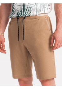 Ombre Clothing - Dzianinowe szorty męskie z ozdobną gumka w pasie - jasnobrązowe V4. Kolor: brązowy. Materiał: dzianina #4