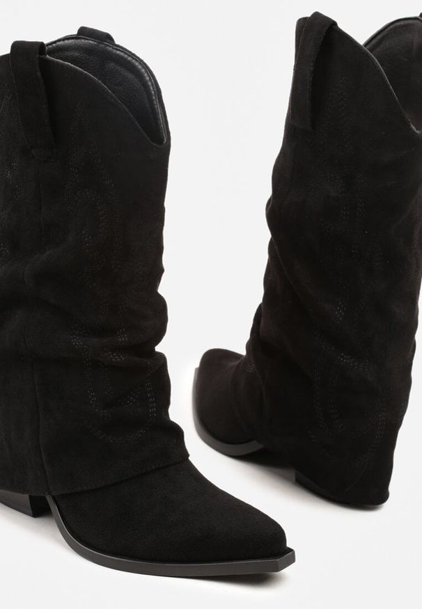 Born2be - Czarne Botki Typu Kowbojki z Wywiniętą Cholewką Orruvie. Okazja: na imprezę, na co dzień. Nosek buta: szpiczasty. Kolor: czarny. Materiał: jeans. Szerokość cholewki: normalna. Styl: casual, elegancki