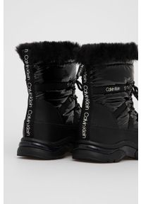 Calvin Klein Śniegowce damskie kolor czarny. Nosek buta: okrągły. Zapięcie: sznurówki. Kolor: czarny. Materiał: guma #3
