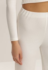 Renee - Białe Spodnie Szerokie Salanome. Stan: podwyższony. Kolor: biały. Materiał: guma, dzianina. Wzór: ażurowy, prążki #5