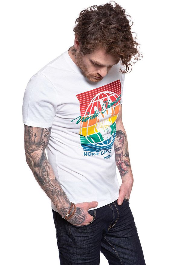 Wrangler - WRANGLER T SHIRT SS GLOBE TEE WHITE W7D9FK989 112131770. Wzór: nadruk