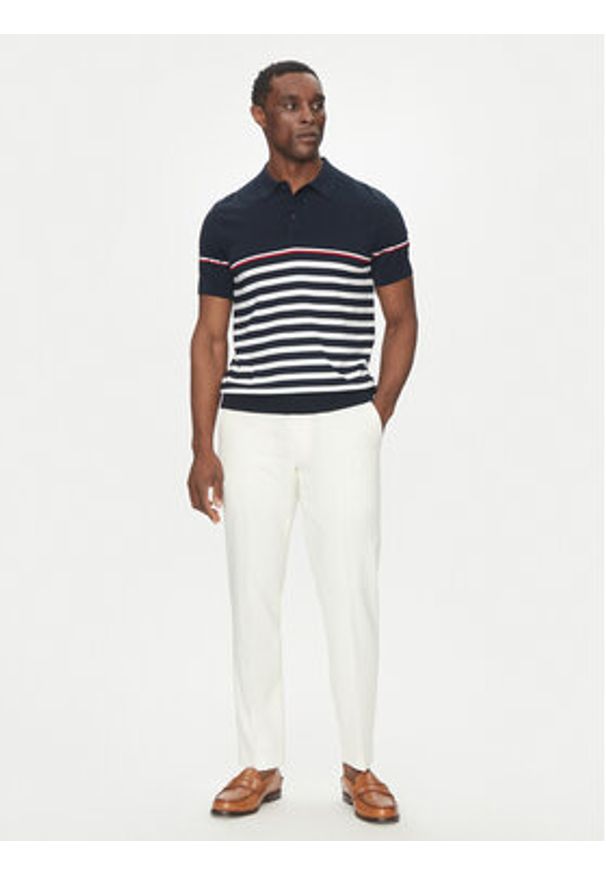 Hechter Paris Polo 65017 151801 Granatowy Regular Fit. Typ kołnierza: polo. Kolor: niebieski. Materiał: bawełna