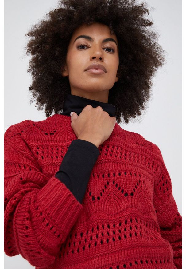 Pepe Jeans - Sweter Megan. Kolor: czerwony. Materiał: dzianina. Długość rękawa: długi rękaw. Długość: długie. Wzór: ze splotem