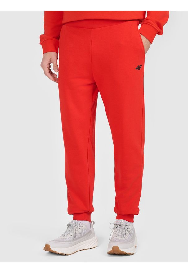 4f - 4F Spodnie dresowe joggery męskie - czerwone XL. Kolor: czerwony. Materiał: dresówka. Wzór: gładki, ze splotem