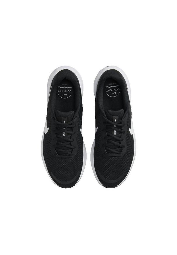 Buty do biegania męskie Nike Revolution 7. Zapięcie: sznurówki. Kolor: biały, czarny, wielokolorowy. Materiał: guma, syntetyk, tkanina, materiał. Szerokość cholewki: normalna. Model: Nike Revolution