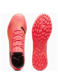 Buty piłkarskie Puma Future 7 Play Tt 107726-03 różowe. Zapięcie: sznurówki. Kolor: różowy. Materiał: guma, syntetyk. Sport: piłka nożna