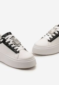 Born2be - Biało-Czarne Sneakersy Moraga. Zapięcie: sznurówki. Kolor: biały. Wzór: gładki. Obcas: na platformie #2