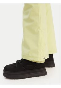 Roxy Spodnie snowboardowe Backyard ERJTP03299 Żółty Tailored Fit. Kolor: żółty. Materiał: syntetyk. Sport: snowboard #4