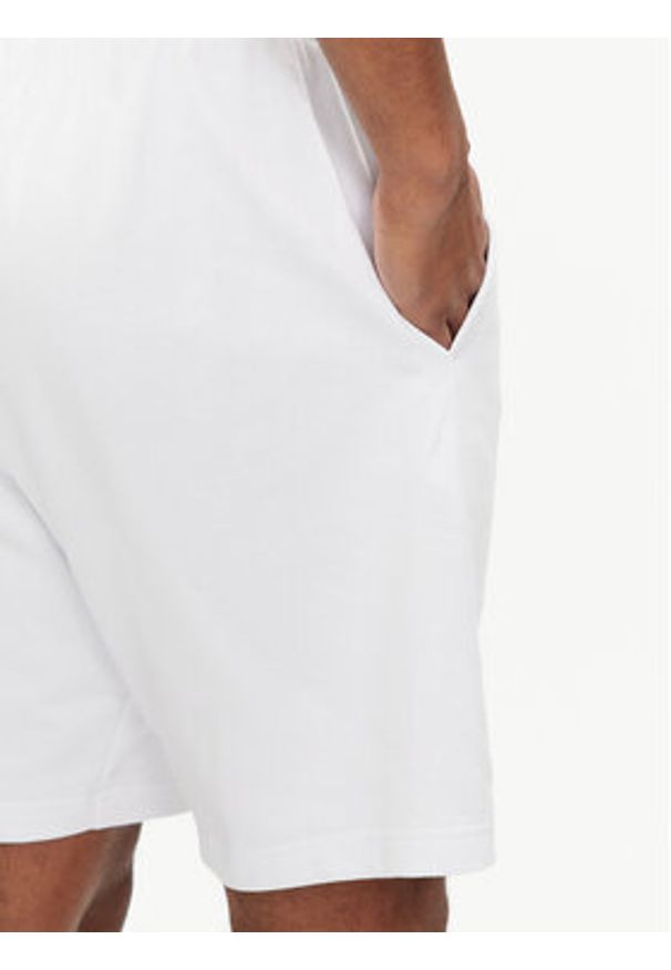 EA7 Emporio Armani Szorty sportowe 3DPS63 PJ05Z 1100 Biały Regular Fit. Kolor: biały. Materiał: bawełna. Styl: sportowy