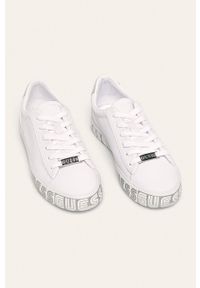 Guess Jeans - Tenisówki. Nosek buta: okrągły. Zapięcie: sznurówki. Kolor: biały. Materiał: materiał, jeans, syntetyk, skóra ekologiczna, guma. Szerokość cholewki: normalna. Obcas: na obcasie. Wysokość obcasa: średni, niski #3