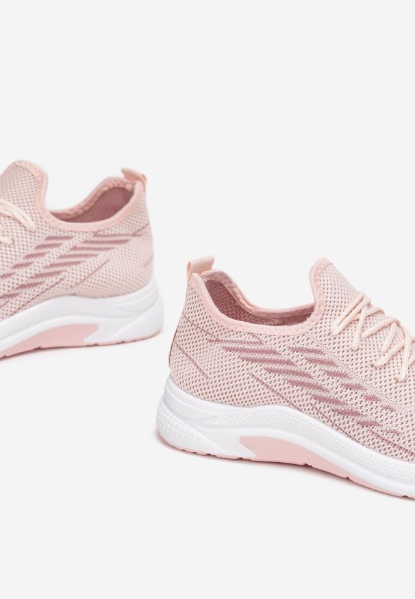 Born2be - Różowe Buty Sportowe z Siateczki Zdobione Wiązaniem Salmerus. Wysokość cholewki: przed kostkę. Nosek buta: okrągły. Kolor: różowy. Materiał: materiał. Szerokość cholewki: normalna. Wzór: aplikacja