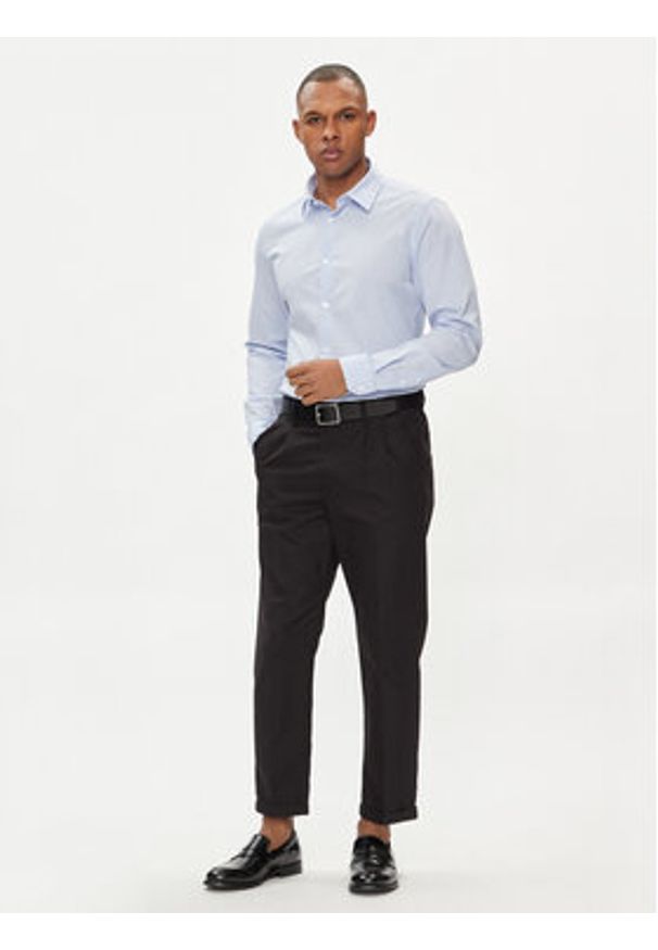 s.Oliver Koszula 2132556 Błękitny Slim Fit. Kolor: niebieski. Materiał: bawełna
