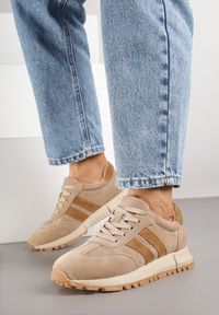 Born2be - Beżowe Skórzane Sneakersy z Ozdobnymi Paskami Felindda. Okazja: na co dzień. Zapięcie: pasek. Kolor: beżowy. Materiał: skóra #3