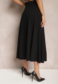 Renee - Czarna Rozkloszowana Spódnica Maxi z Paskiem i Klamrą Adlirca. Okazja: na co dzień. Kolor: czarny. Materiał: materiał. Wzór: gładki. Styl: casual #3