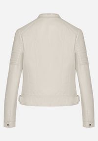 Born2be - Jasnobeżowa Kurtka Ramoneska w Motocyklowym Stylu ze Stójką i Napami Talirina. Okazja: na co dzień. Typ kołnierza: kołnierzyk stójkowy. Kolor: beżowy. Materiał: jeans. Styl: elegancki, casual #7