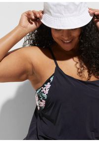 bonprix - Tankini oversize (2 części) z efektem warstw. Kolor: czarny. Długość rękawa: na ramiączkach. Wzór: nadruk. Styl: elegancki #2