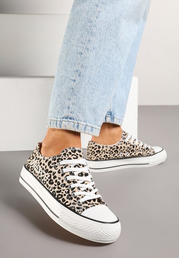 Born2be - Panterkowe Trampki pod Kostkę Ozdobione Napisem i Brokatem Terlevia. Okazja: na co dzień. Materiał: jeans. Wzór: aplikacja, napisy. Styl: glamour, casual