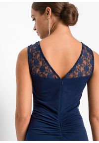 bonprix - Długa sukienka z koronką. Kolor: niebieski. Materiał: koronka. Wzór: koronka. Styl: wizytowy, elegancki. Długość: maxi #2