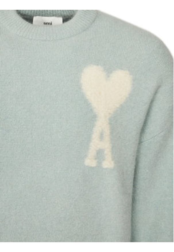 AMI PARIS - AMI Paris Sweter UKS025.KN0032 Błękitny Regular Fit. Kolor: niebieski. Materiał: wełna