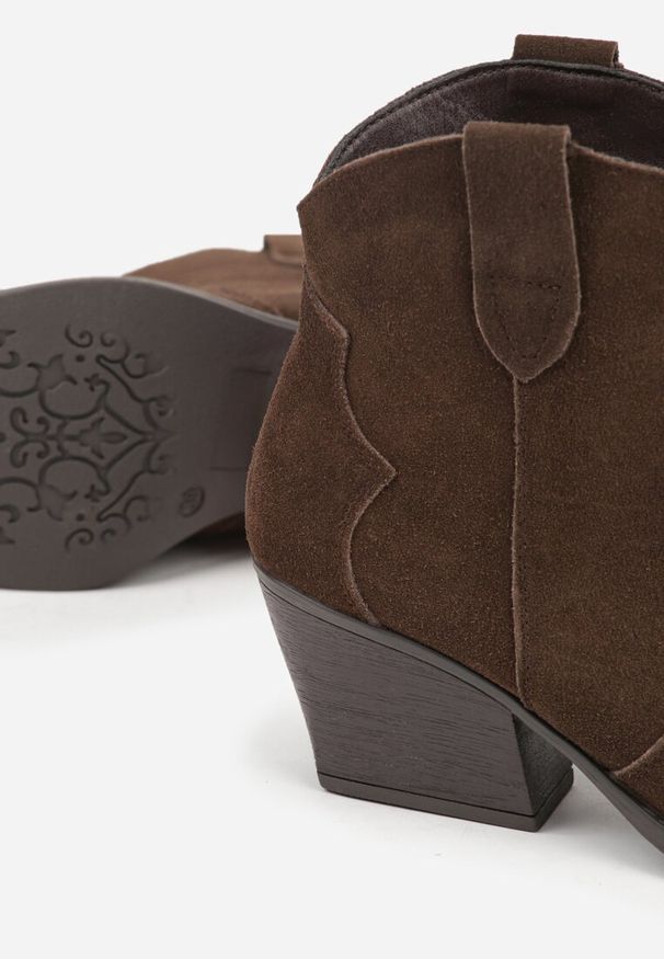 Born2be - Brązowe Skórzane Botki Typu Kowbojki na Stożkowym Obcasie Lianessea. Kolor: brązowy. Materiał: skóra. Obcas: na obcasie. Wysokość obcasa: średni