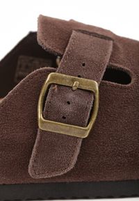 Renee - Brązowe Klapki Typu Chodaki z Zamszu Naturalnego z Klamrą Meridnore. Kolor: brązowy. Materiał: zamsz. Sezon: lato. Styl: elegancki #2