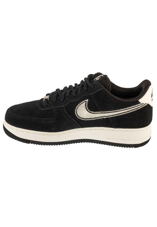 Nike - Buty sportowe Sneakersy męskie, Air Force 1 '07 Lv8. Kolor: czarny. Model: Nike Air Force. Sport: turystyka piesza