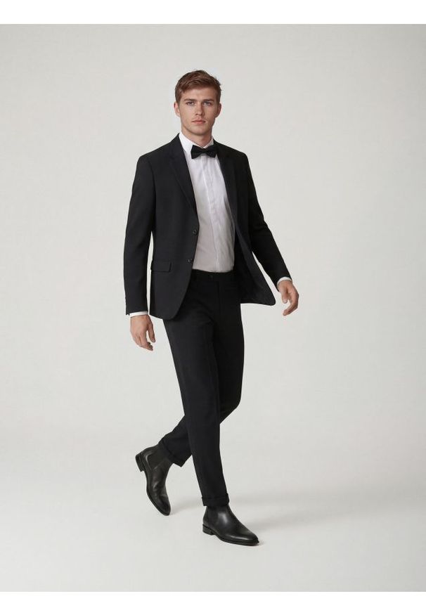 Reserved - Garniturowe spodnie w kant - czarny. Kolor: czarny. Materiał: tkanina, elastan, wiskoza