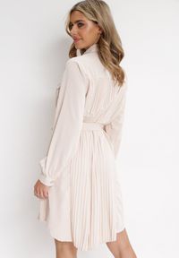 Born2be - Beżowa Bawełniana Sukienka Koszulowa Aravia. Kolor: beżowy. Materiał: bawełna. Długość rękawa: długi rękaw. Typ sukienki: koszulowe. Długość: mini #2