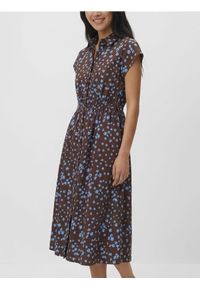 Reserved - Sukienka midi w kwiaty - ciemnobrązowy. Kolor: brązowy. Materiał: bawełna. Wzór: kwiaty. Długość: midi