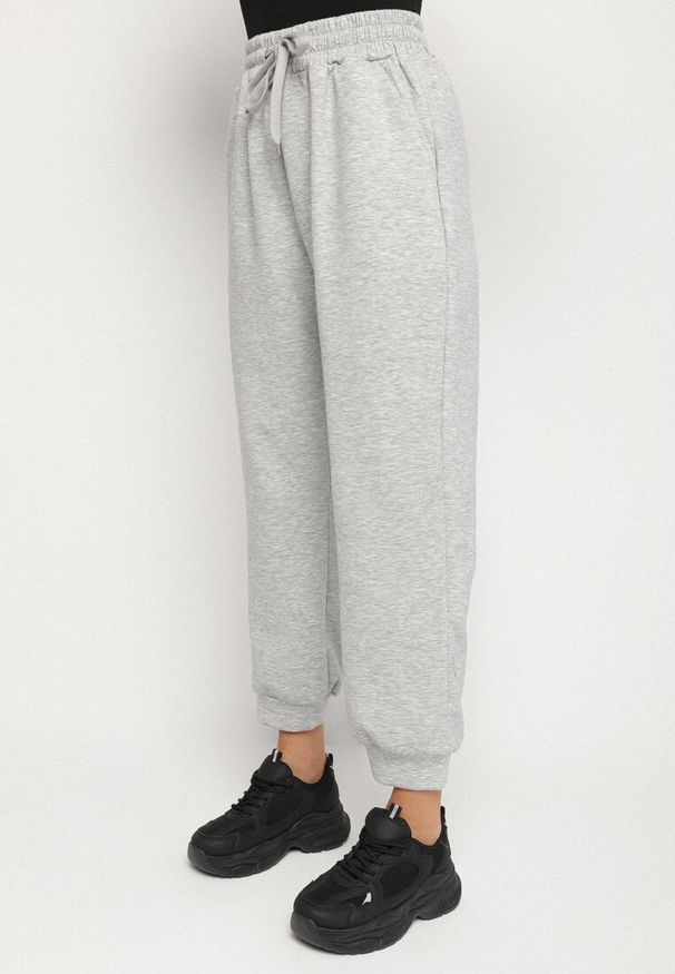 Born2be - Szary Komplet Dresowy Rozpinana Bluza i Spodnie Joggery z Bawełną Anarrise. Kolor: szary. Materiał: dresówka, bawełna