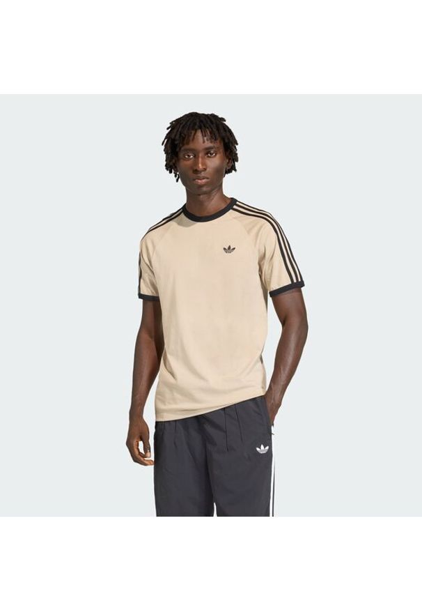 Adidas - adidas T-Shirt 3-Stripes KE7964 Beżowy Regular Fit. Kolor: beżowy. Materiał: bawełna