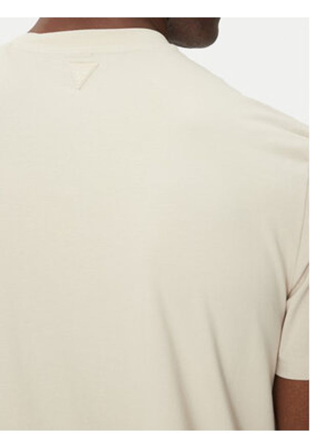 Guess T-Shirt Z2YI11 J1314 Beżowy Regular Fit. Kolor: beżowy. Materiał: bawełna