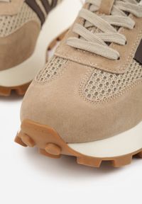 Born2be - Beżowe Sneakersy z Zamszu Naturalnego na Grubej Podeszwie z Ozdobnymi Paskami Vetiera. Okazja: na co dzień. Zapięcie: pasek. Kolor: beżowy. Materiał: zamsz #4