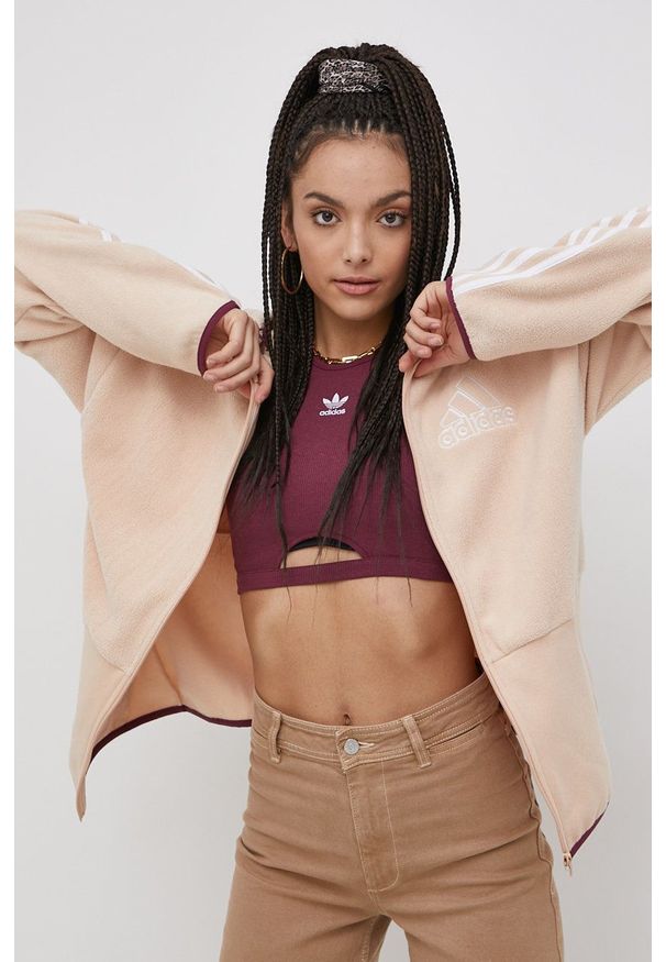 Adidas - adidas Bluza damska kolor żółty z kapturem gładka. Okazja: na co dzień. Typ kołnierza: kaptur. Kolor: beżowy. Materiał: dzianina, materiał. Wzór: gładki. Styl: casual