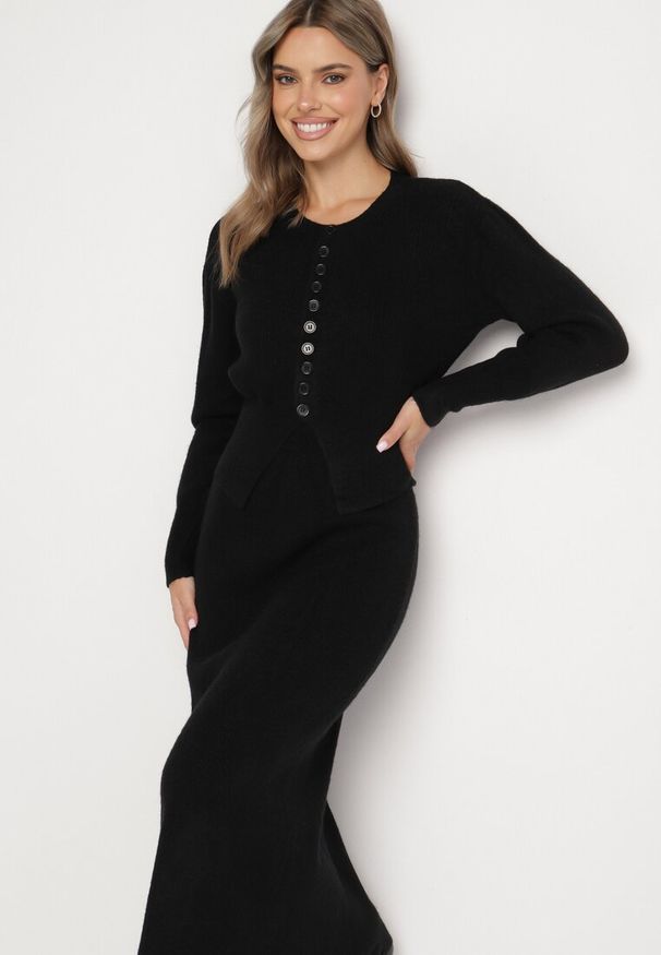 Born2be - Czarny Dzianinowy Komplet z Wełną Spódnica z Gumką i Kardigan na Guziki Colzina. Kolor: czarny. Materiał: dzianina, wełna